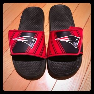 Patriots sandals size XL (4-5)